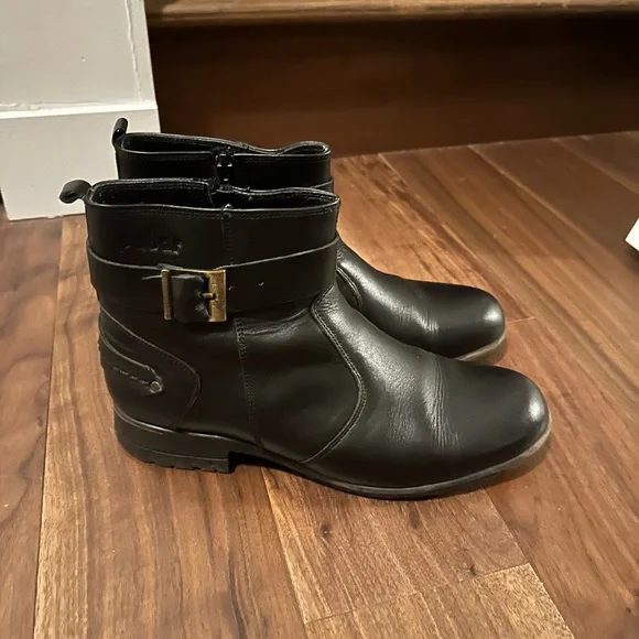 Boots - Picture 1 of 4